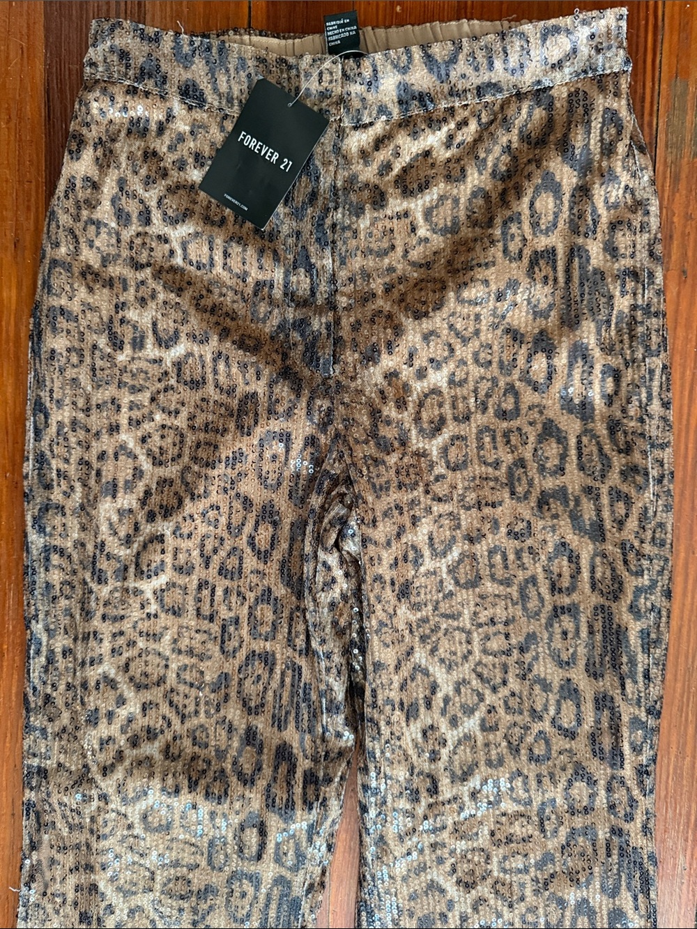 New with tags Forever 21 Leopard-Print Sequin Flare Pants Size Small - Picture 4 of 7